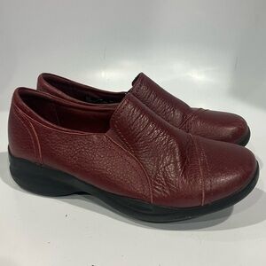 Clark’s leather clogs size 6.5‎